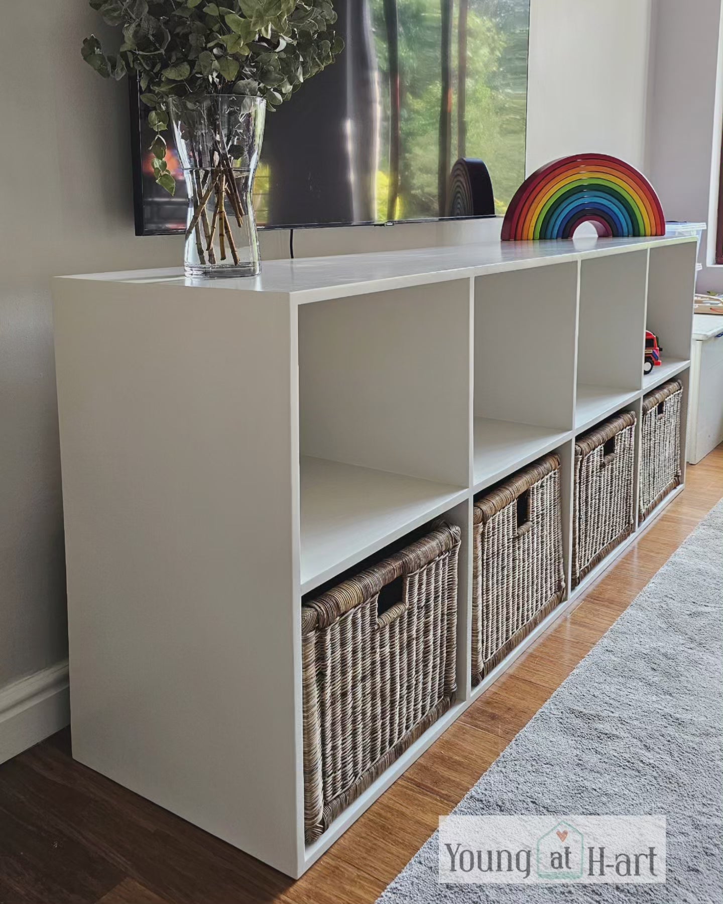 Pigeon Hole Shelf w/baskets