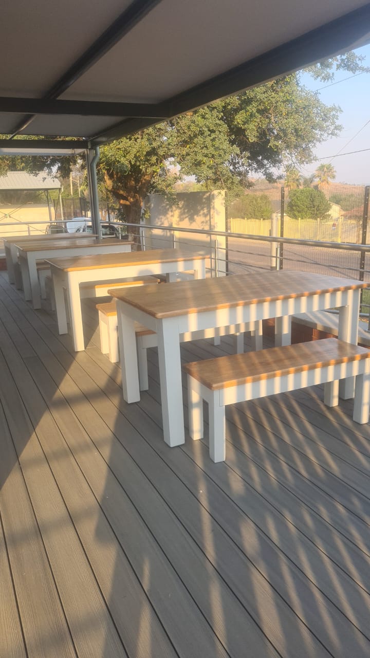 North Country Table & 2x Benches - In Stock