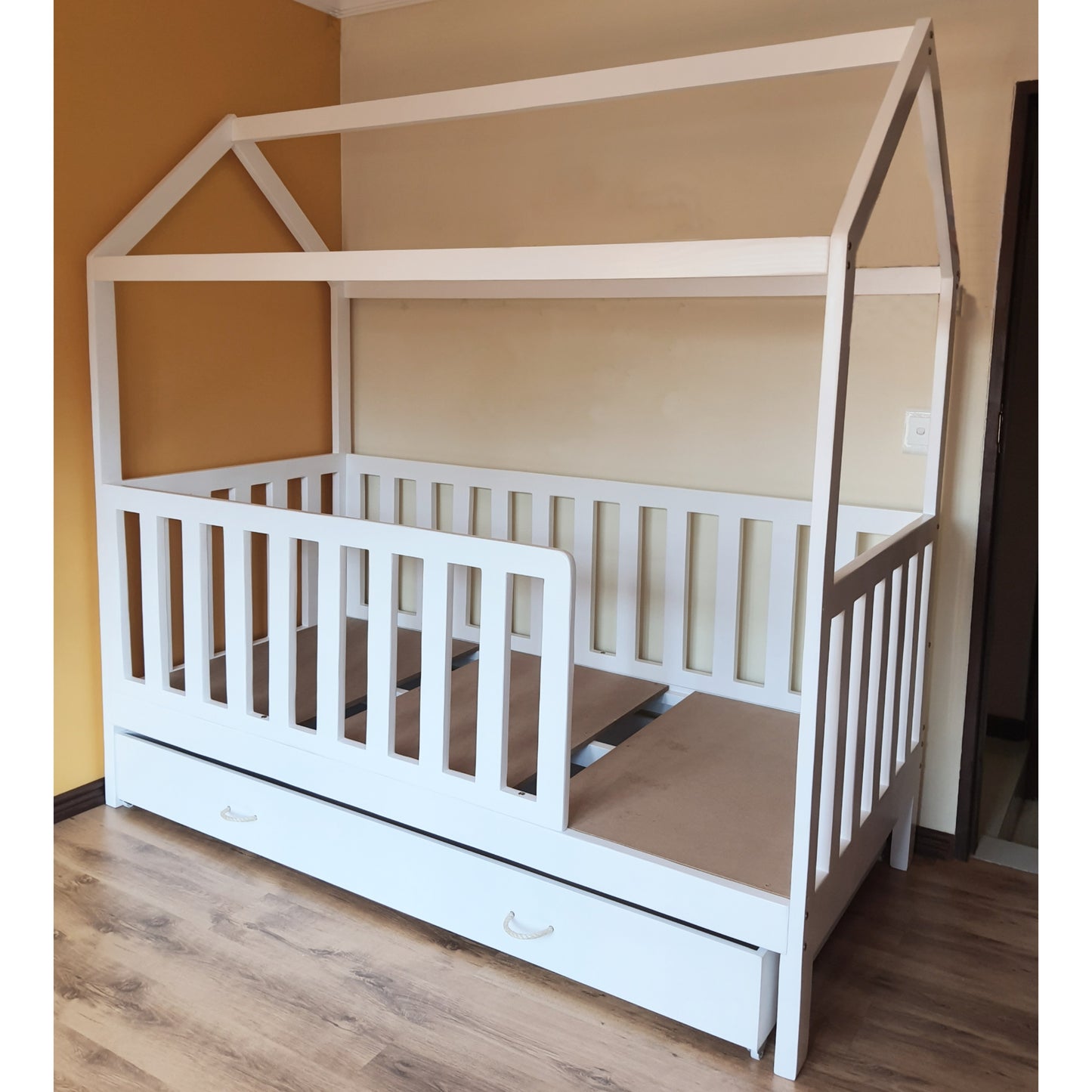 Sebastian House Bed - Furniture