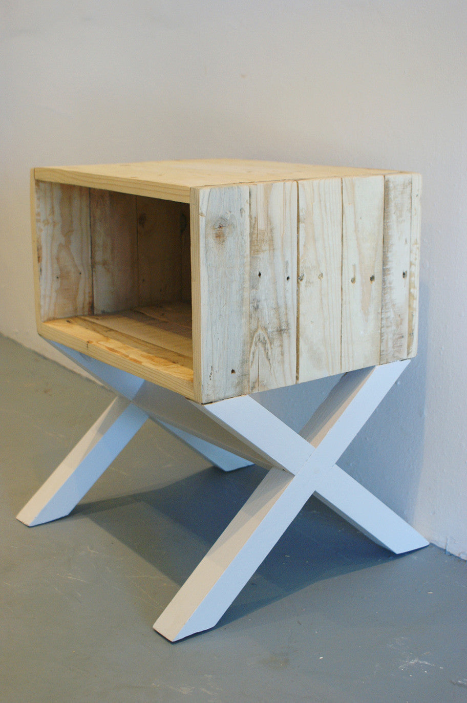 ET Side Table - Furniture