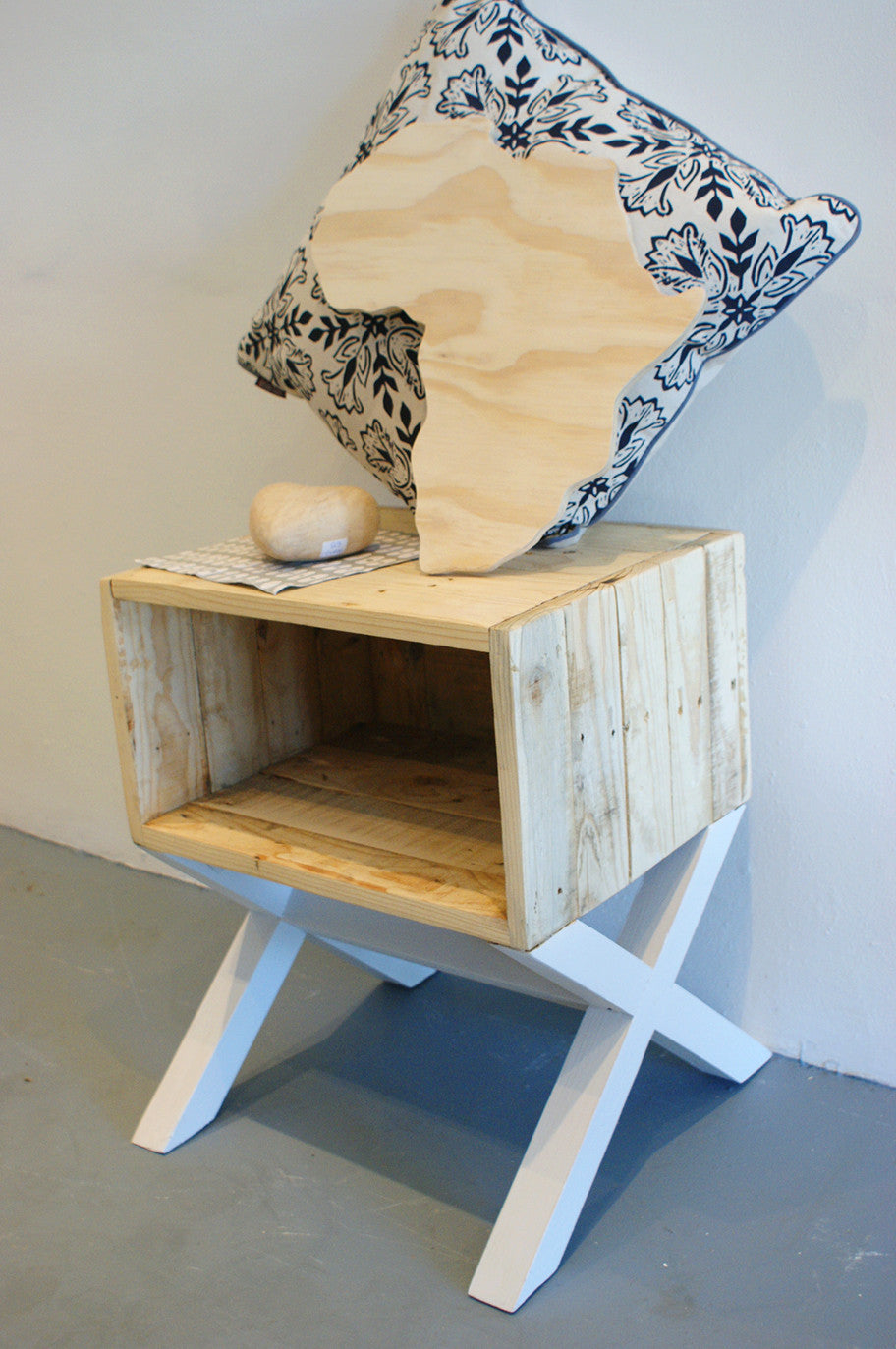 ET Side Table - Furniture