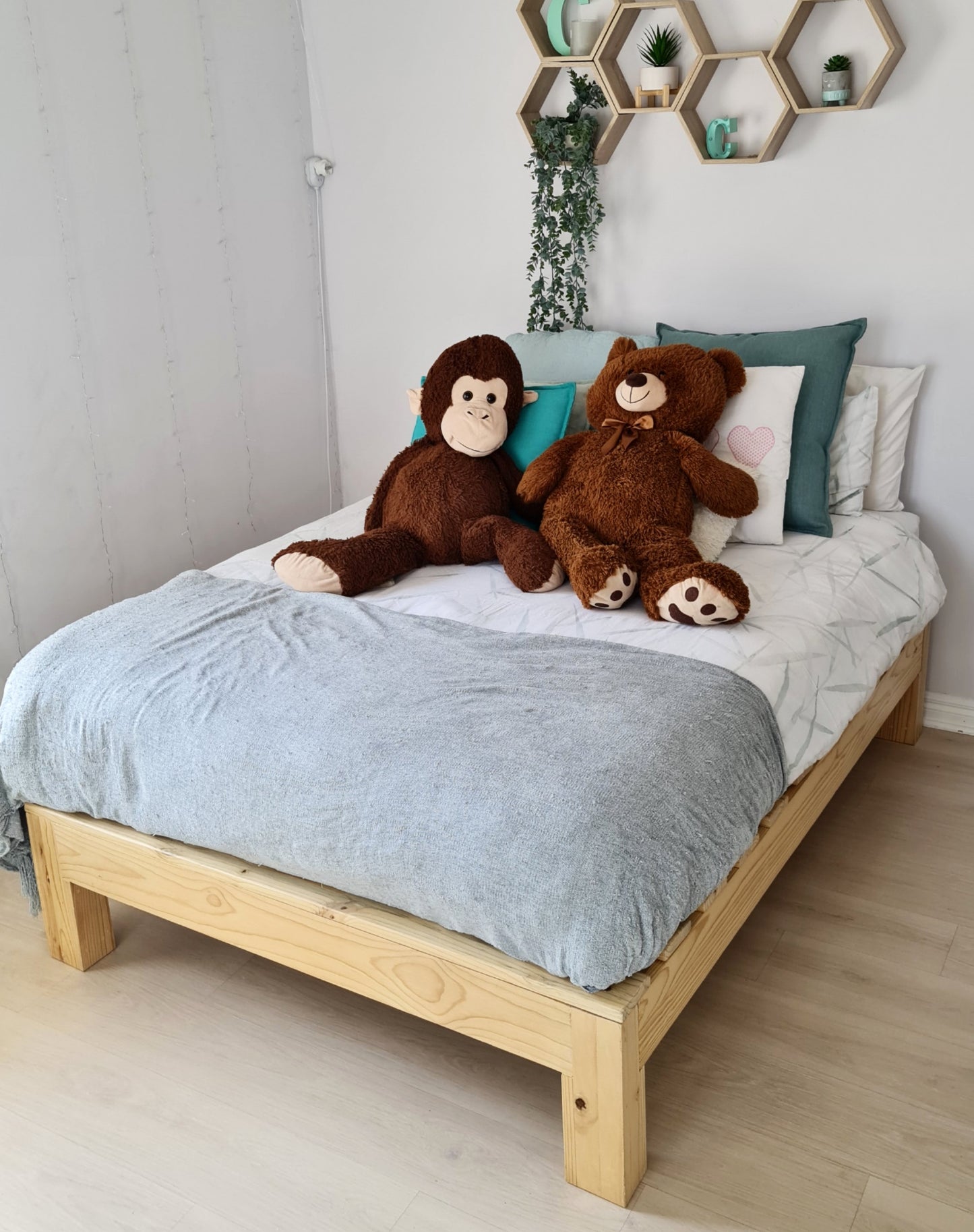 3/4 Classic Bed Base (w/Visable Struts)